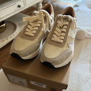 White Raven Pamela Size 8